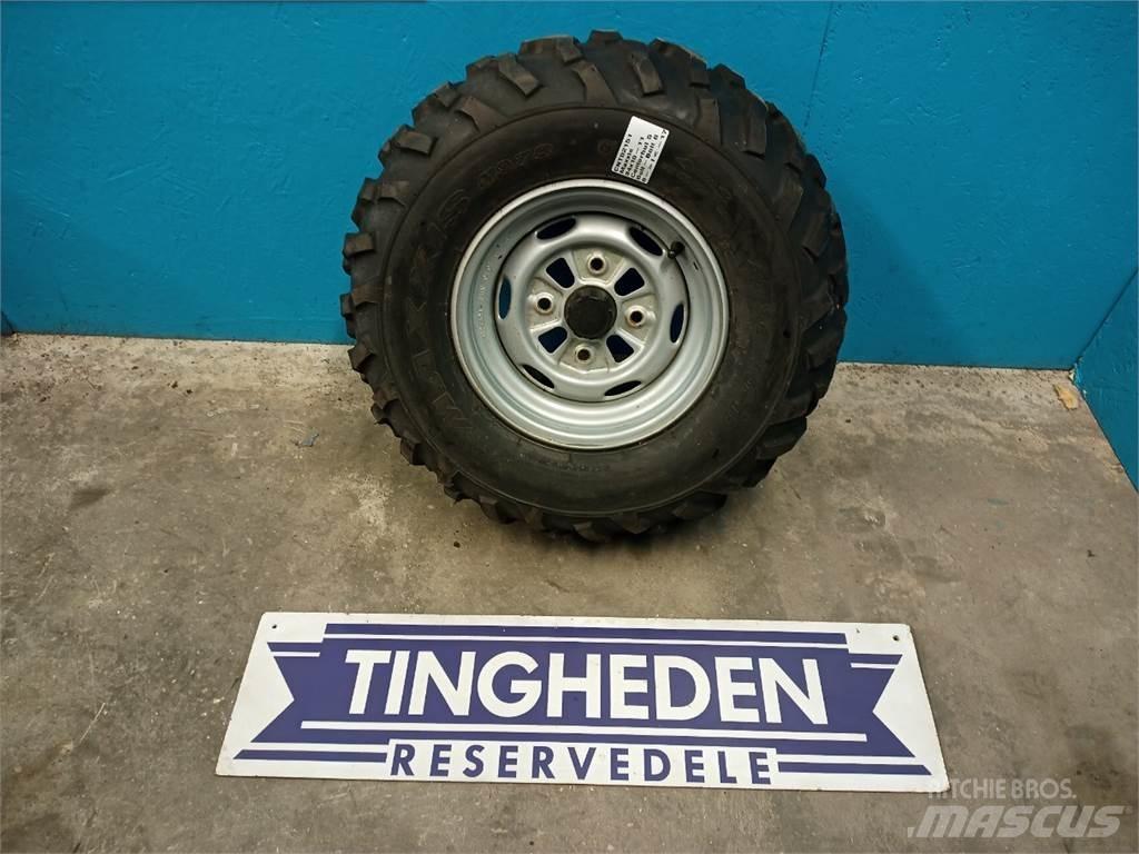  11 24x10-11 Pneus, roues et jantes