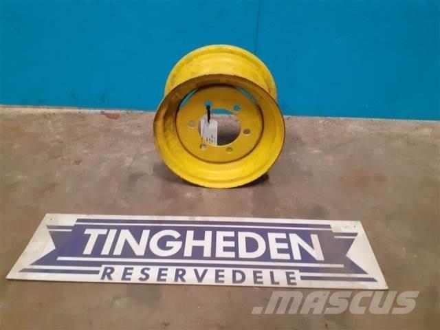  12'' 7.00x12 Pneus, roues et jantes