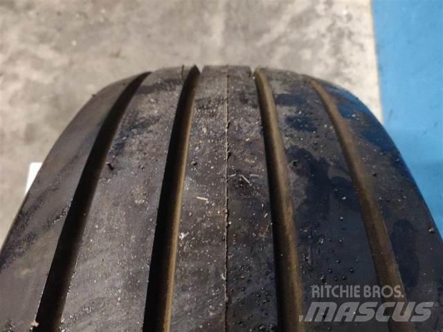  14 11L-14 Pneus, roues et jantes