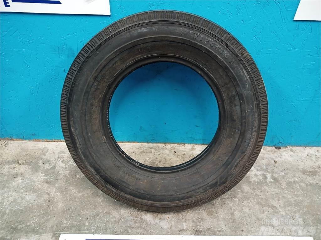  14 5.60-14 Pneus, roues et jantes