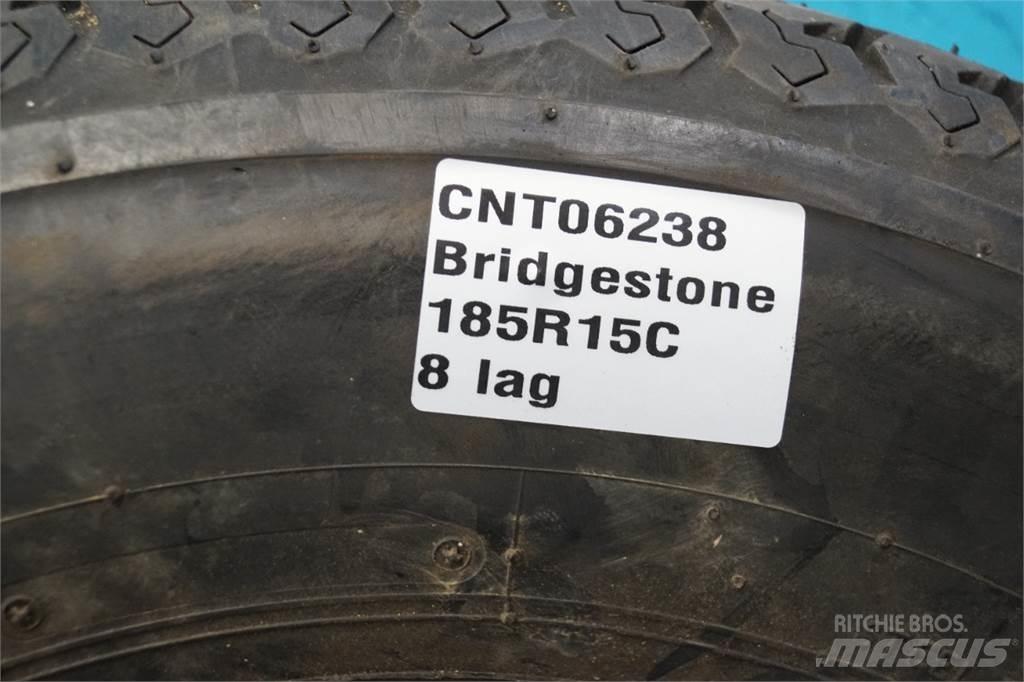  15 185R15C Pneus, roues et jantes