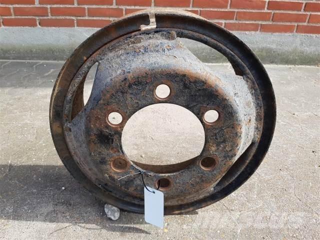  16 5.50FX16 Pneus, roues et jantes