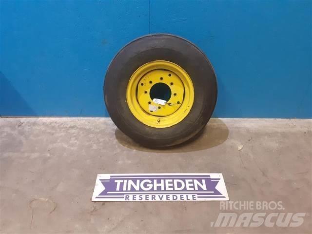 16 7.50-16 Pneus, roues et jantes