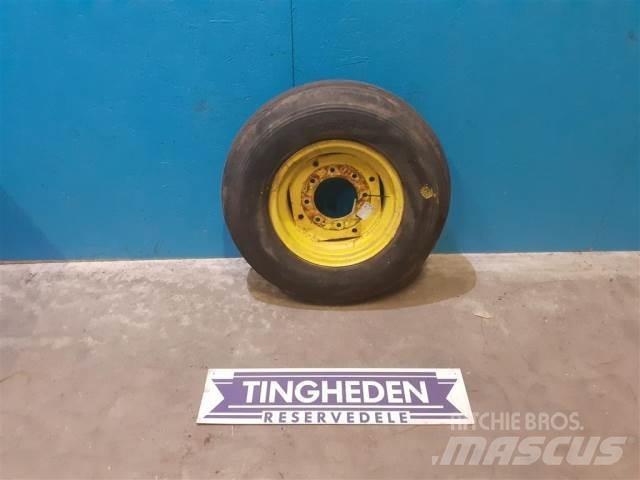  16 7.50-16 Pneus, roues et jantes