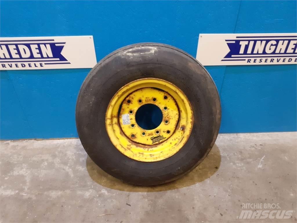  16 7.50-16 Pneus, roues et jantes