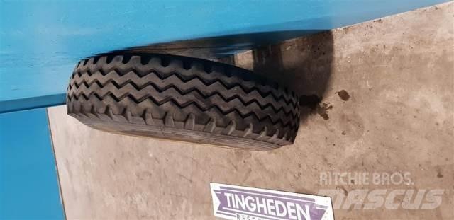  16 9.00R16 Pneus, roues et jantes