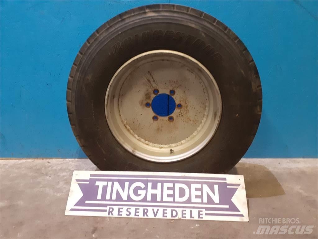  19.5 285/70R19.5 Pneus, roues et jantes