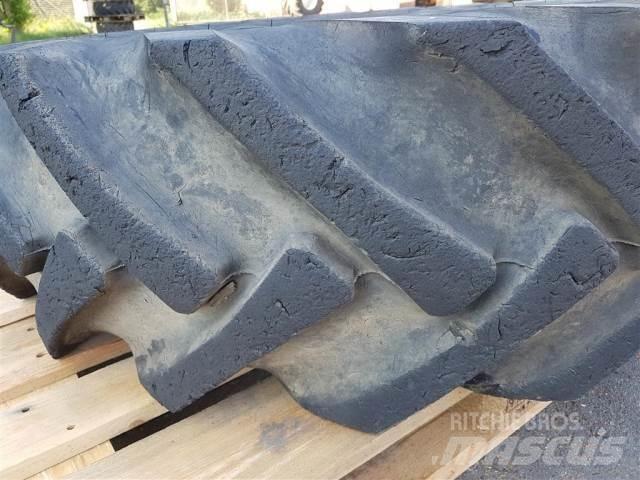  24 15.5/80R24 Pneus, roues et jantes