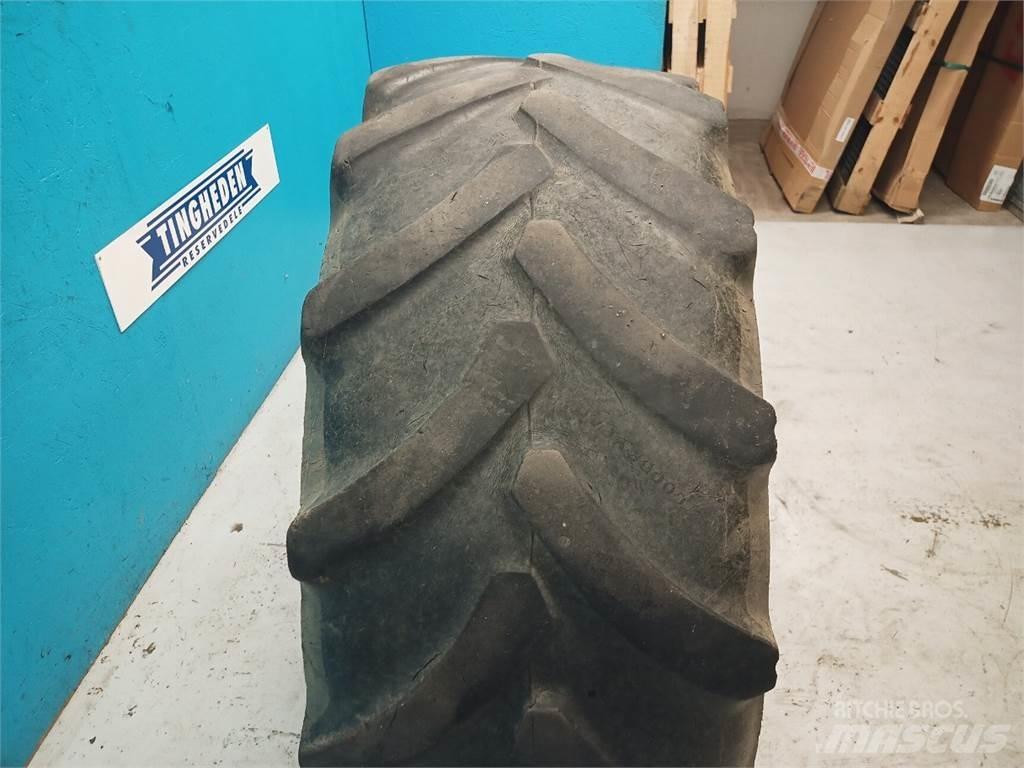  24 420/70R24 Pneus, roues et jantes
