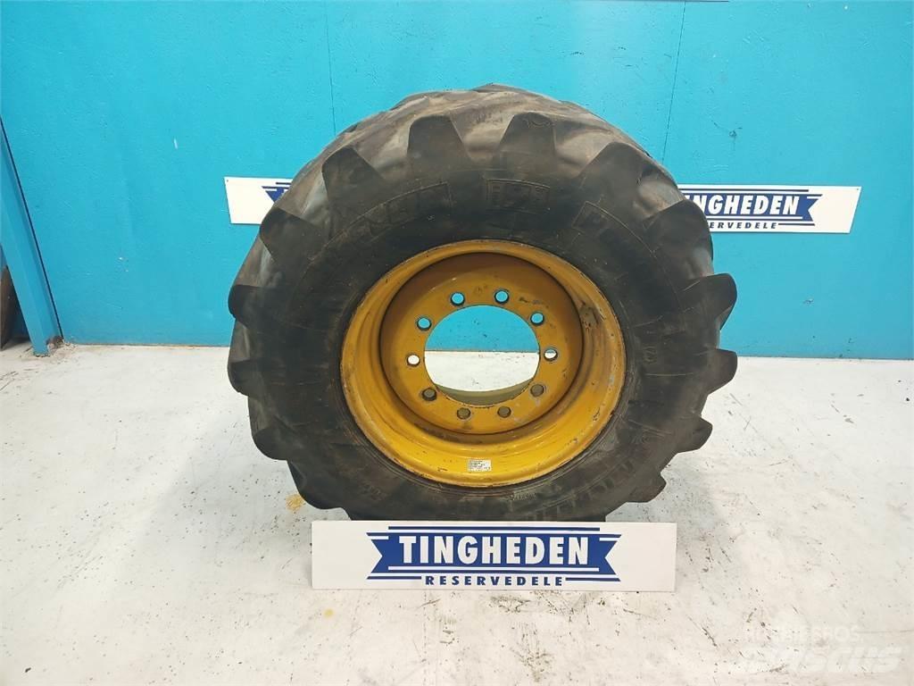  24 440/80-24 Pneus, roues et jantes