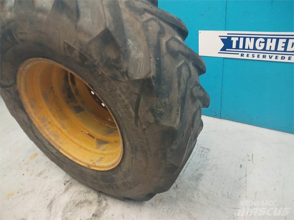  24 440/80-24 Pneus, roues et jantes