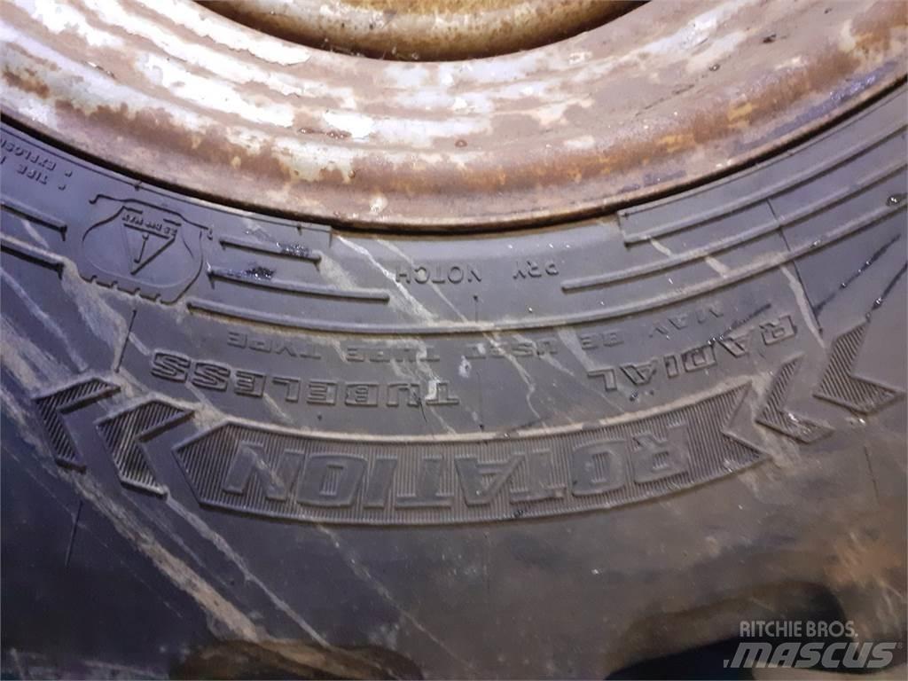  24 460/70R24 Pneus, roues et jantes
