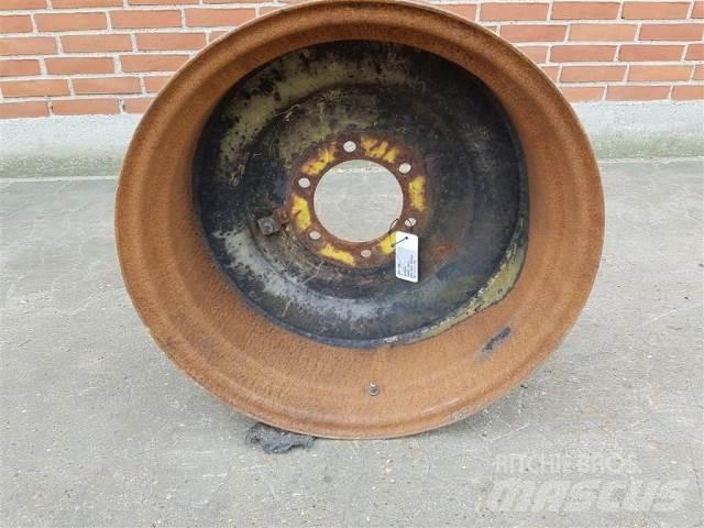  24 W15X24 Pneus, roues et jantes