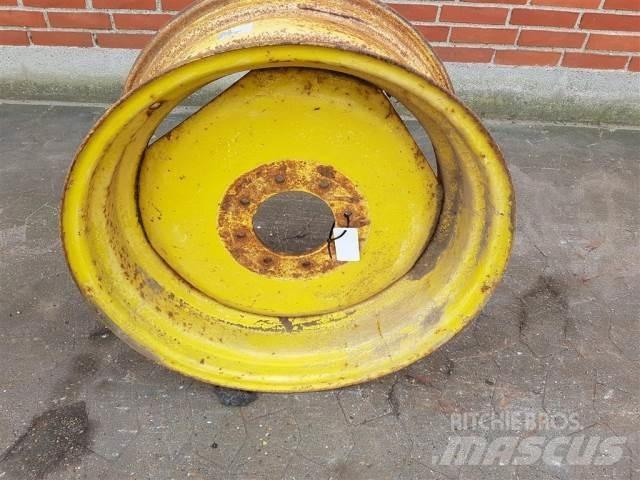  26 DW12X26 Pneus, roues et jantes