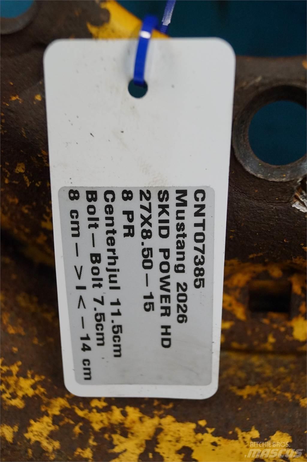  27X8.50-15 Pneus, roues et jantes