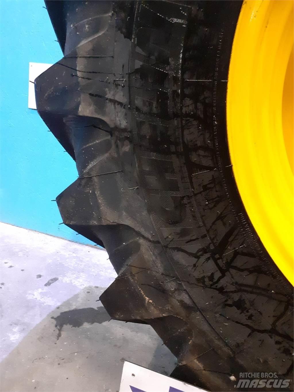  28 440/80R28 Pneus, roues et jantes