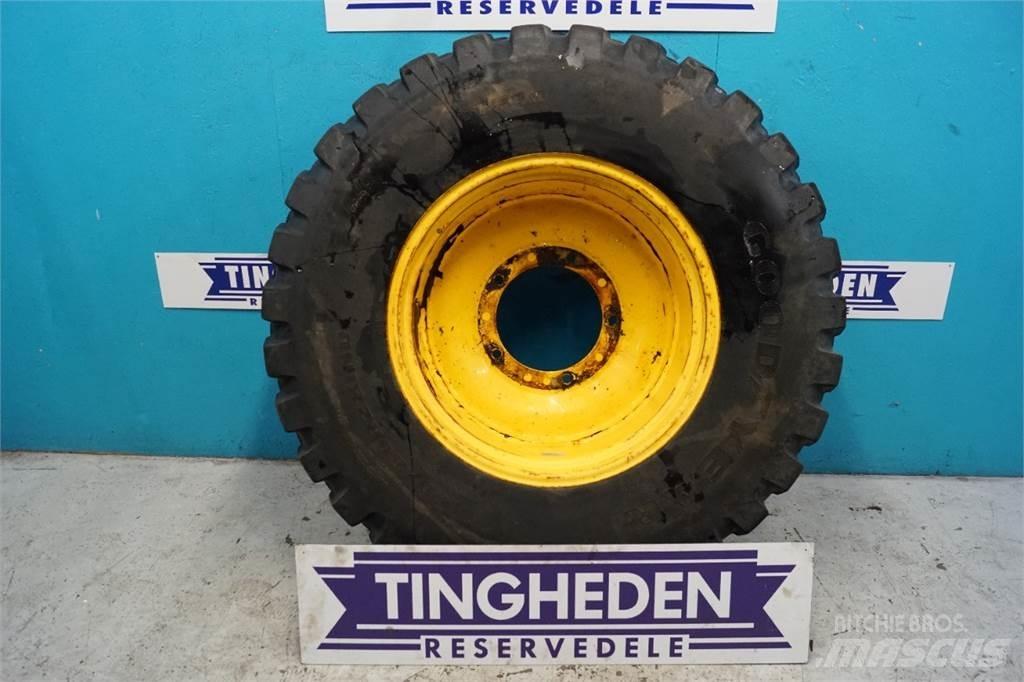  28 440/80R28 Pneus, roues et jantes
