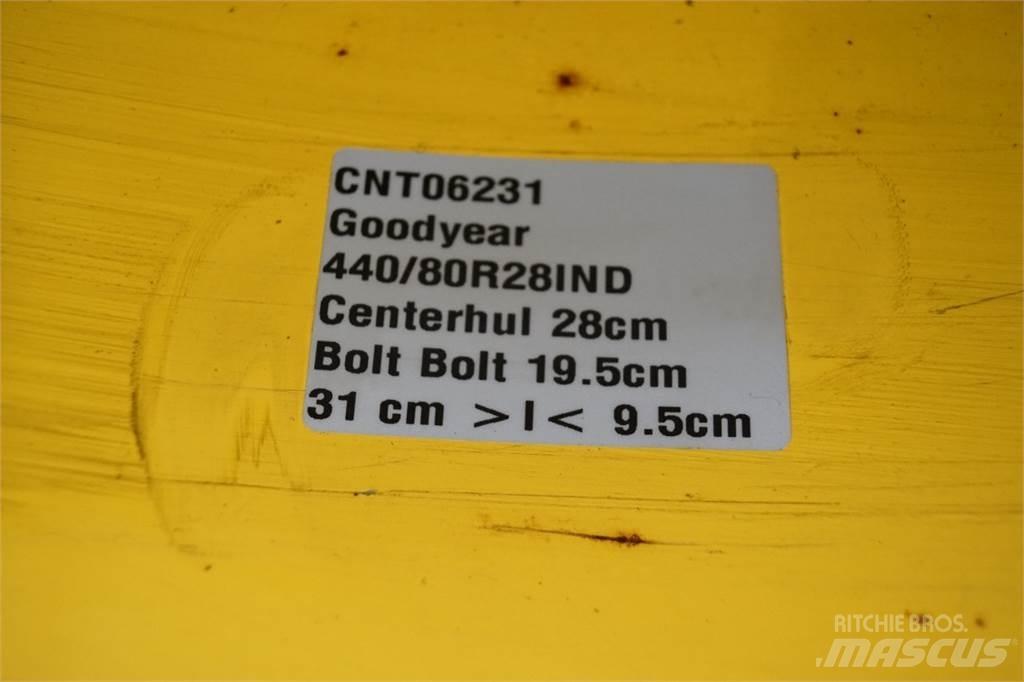  28 440/80R28 Pneus, roues et jantes