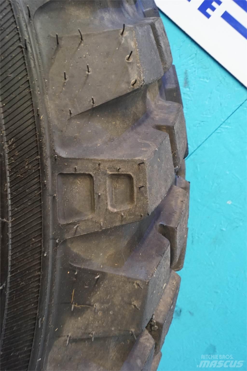  28 440/80R28 Pneus, roues et jantes