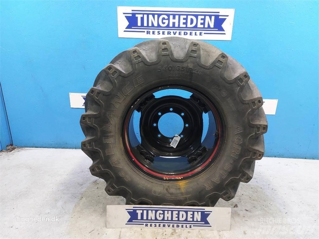  28 540/65-R28 Pneus, roues et jantes