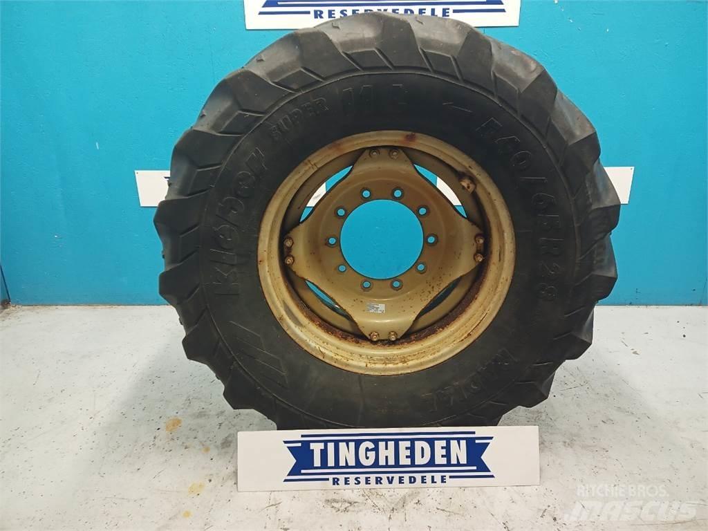  28 540/65R28 Pneus, roues et jantes
