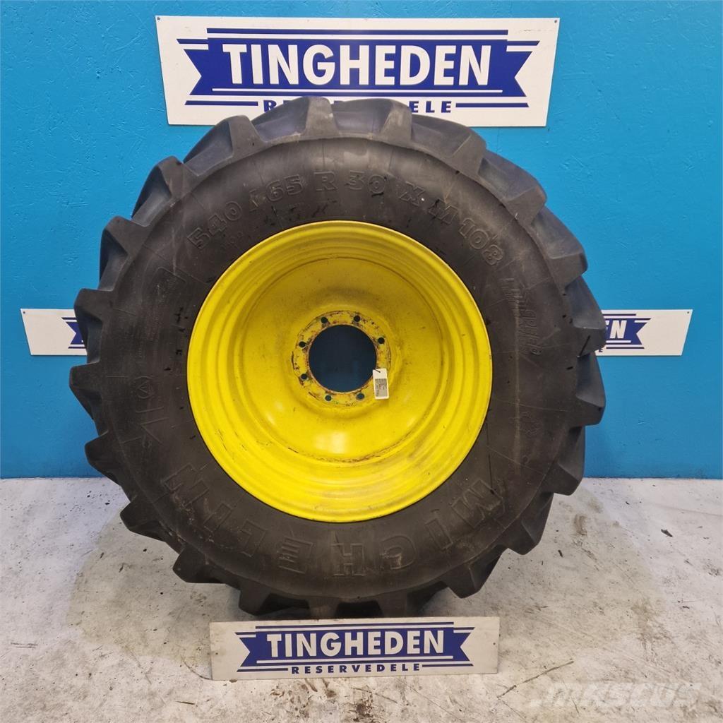  30 540/65 R30 Pneus, roues et jantes