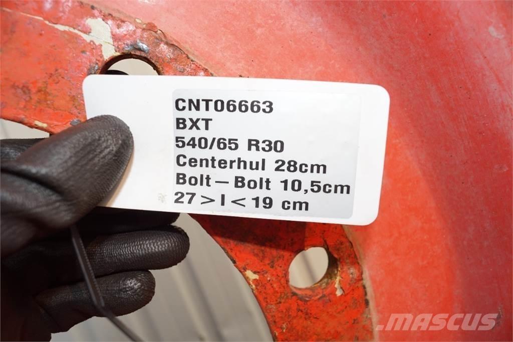  30 540/65R30 Pneus, roues et jantes