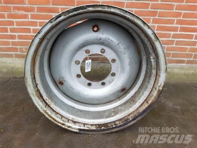  30 DW16X30 Pneus, roues et jantes