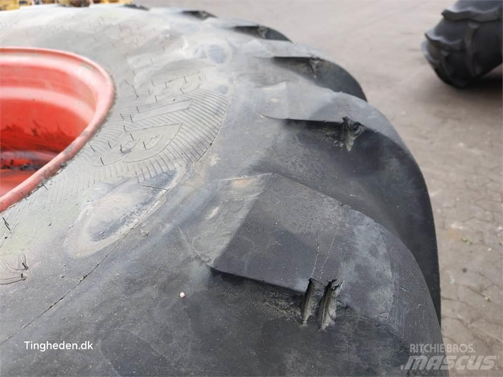  32 1050/50 R32 Pneus, roues et jantes