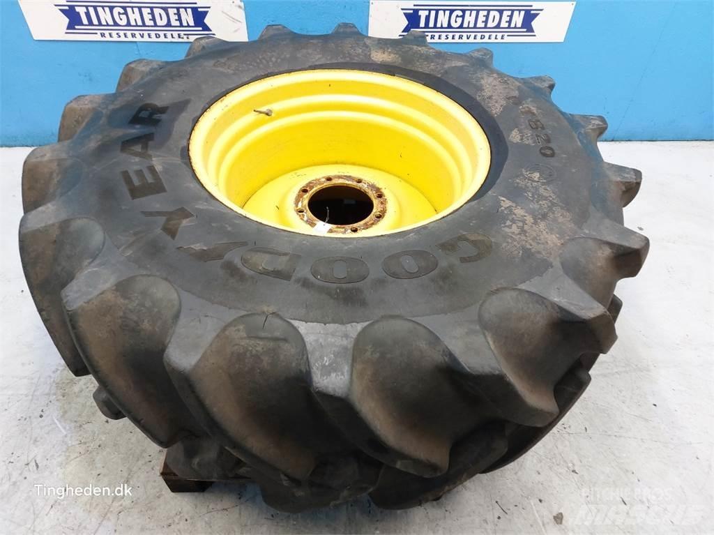  32 650/75 R32 Pneus, roues et jantes