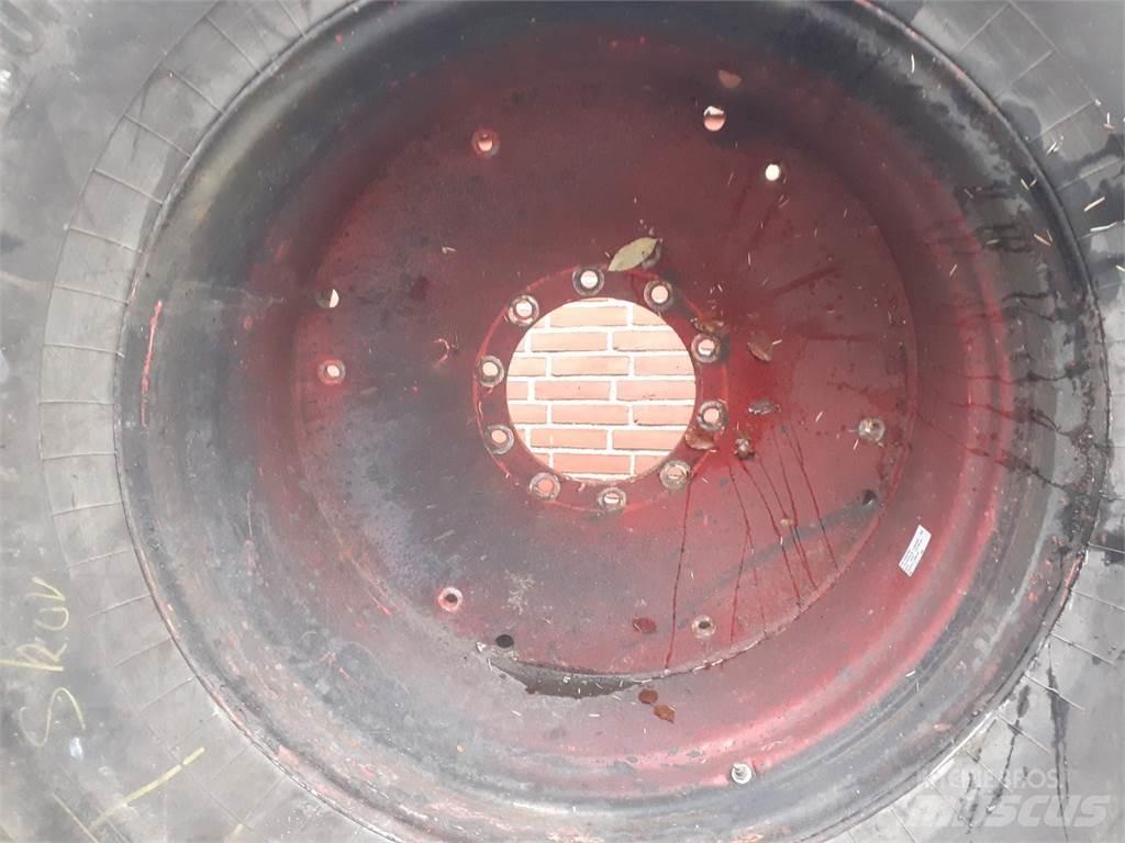  38 750/65R38 Pneus, roues et jantes
