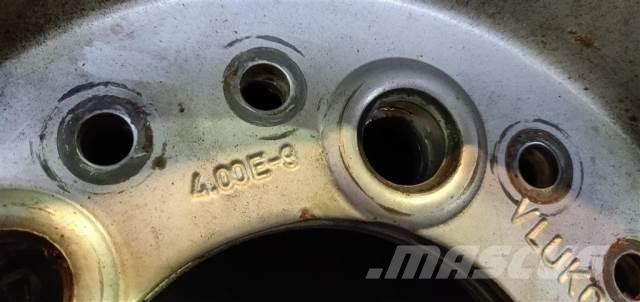  9 4.00E9 Pneus, roues et jantes