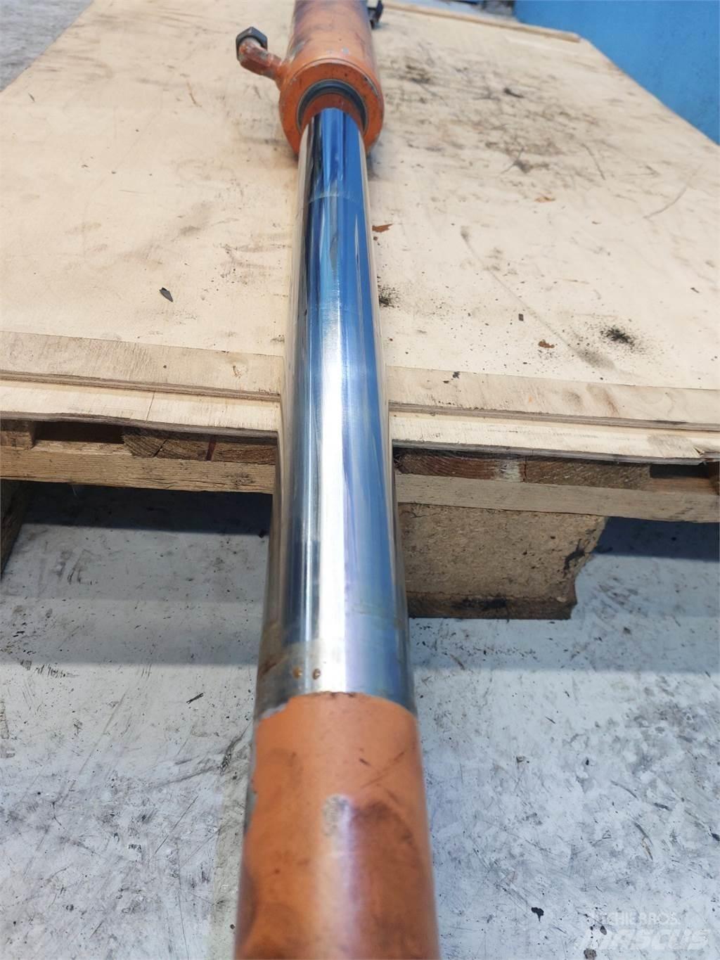 Atlas AR60 Bras et Godet