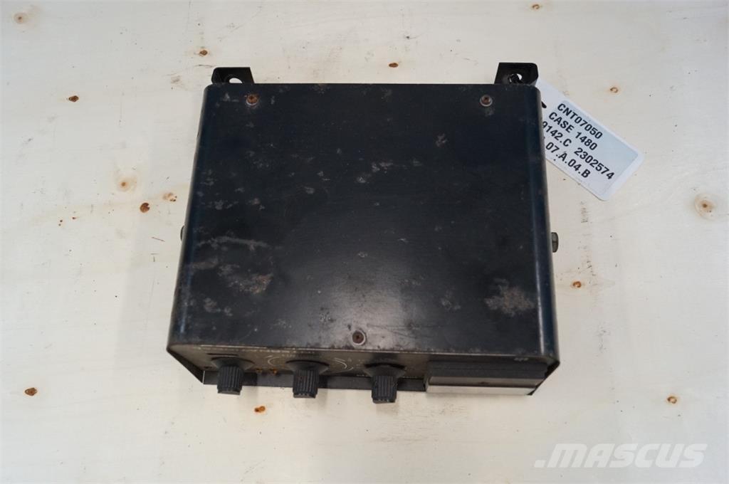 CASE 1480 Electronique
