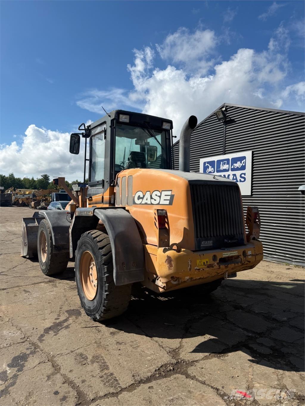CASE 521D Chargeuse sur pneus