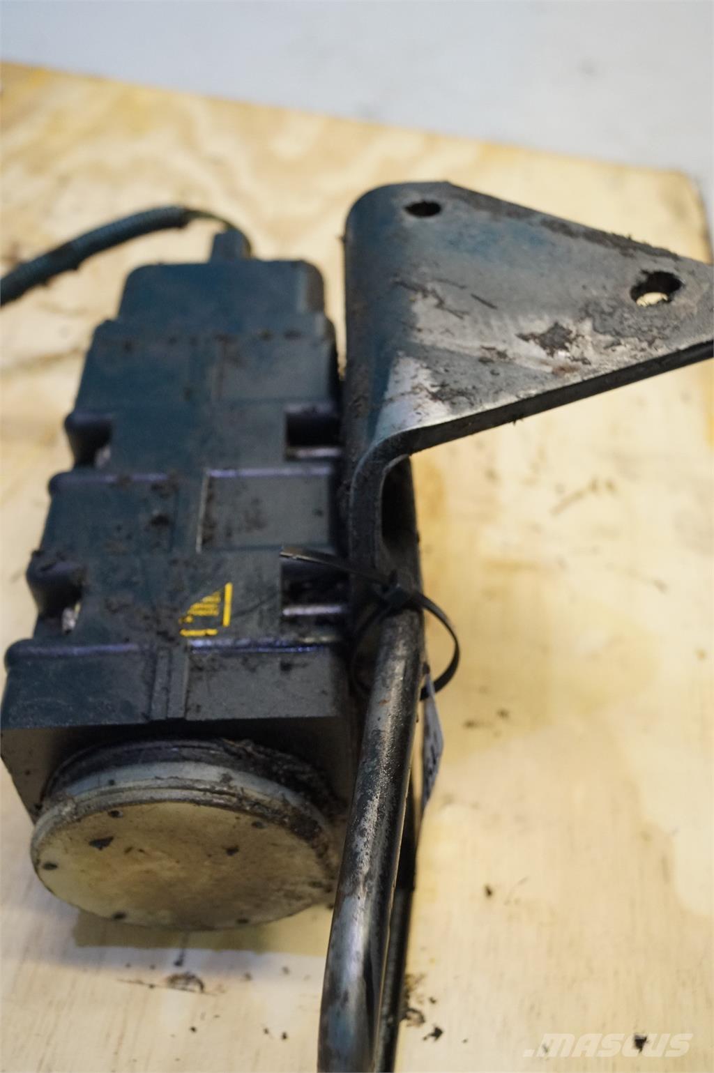 CASE 7130 Electronique