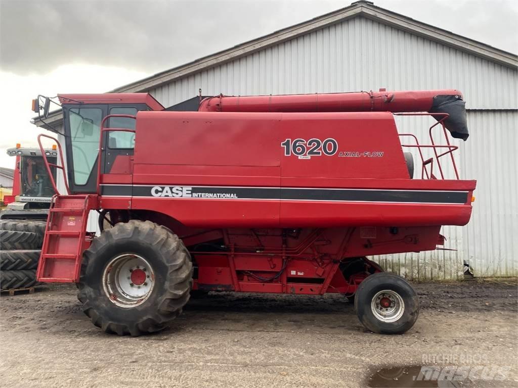 Case IH 1620 Moissonneuse batteuse
