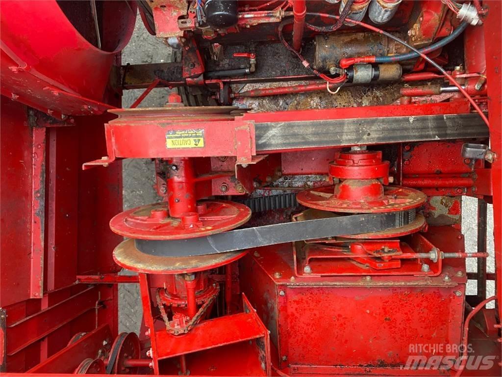 Case IH 1620 Moissonneuse batteuse