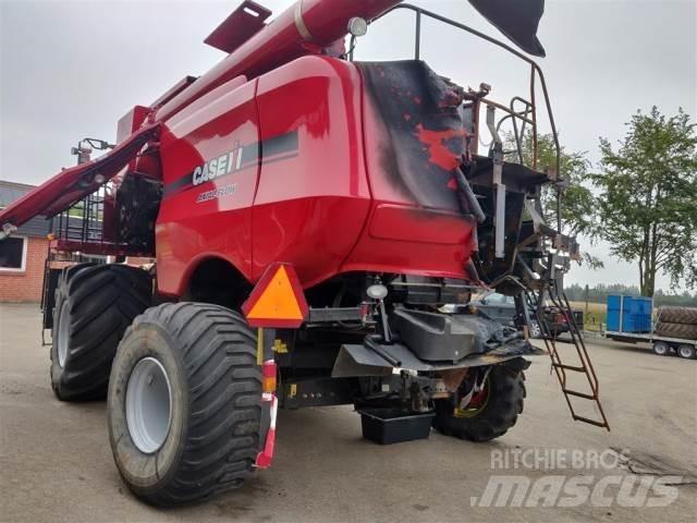 Case IH 8010 Moissonneuse batteuse
