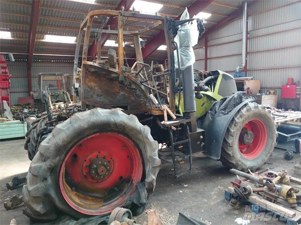 CLAAS Axion 840 Tracteur