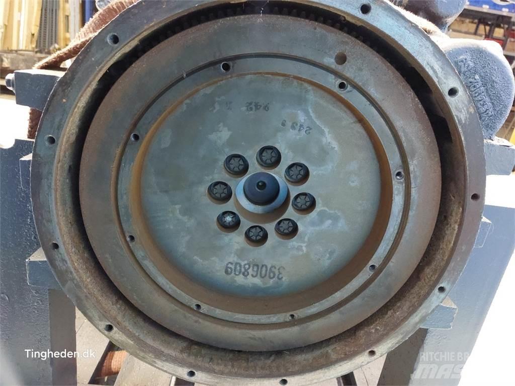 Cummins 6LTAA8.9 Moteur