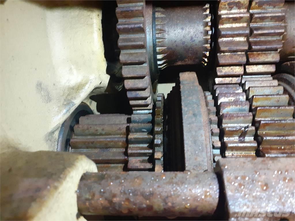Deutz 4075 Transmission