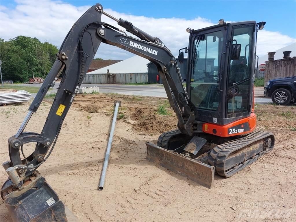 Eurocomach 25ZT Mini pelle < 7t