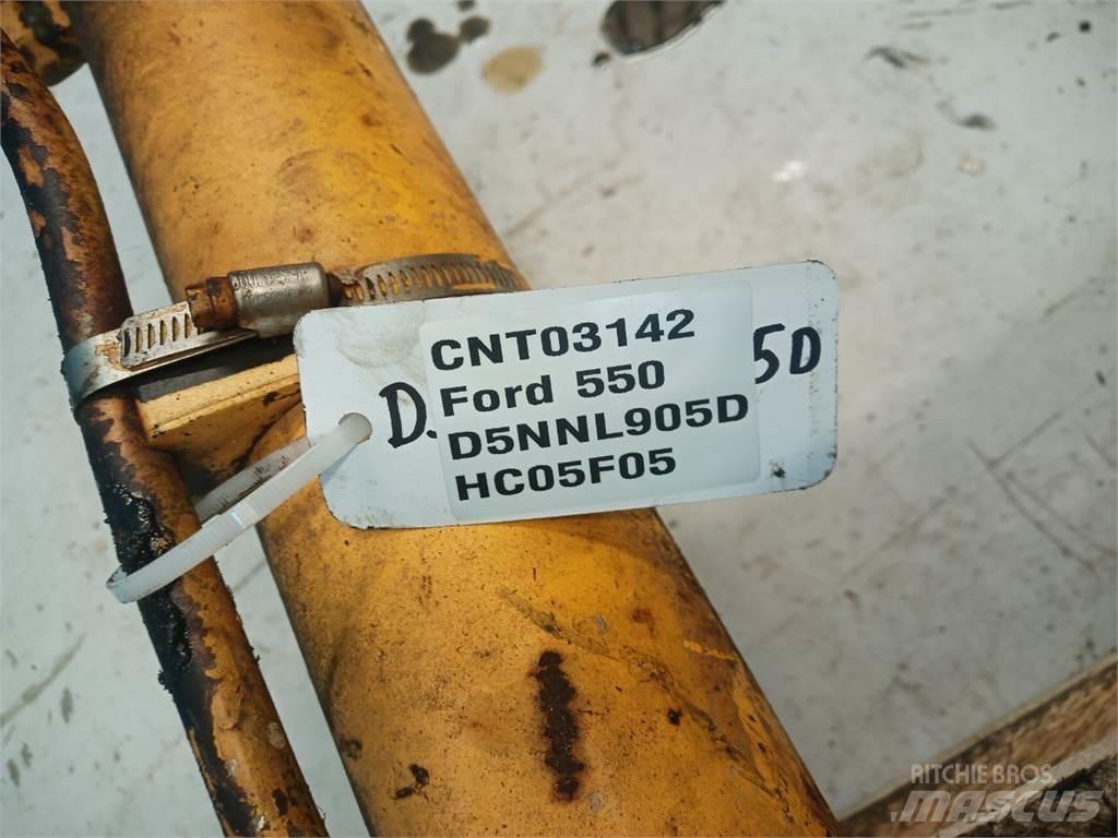 Ford 550 Bras et Godet