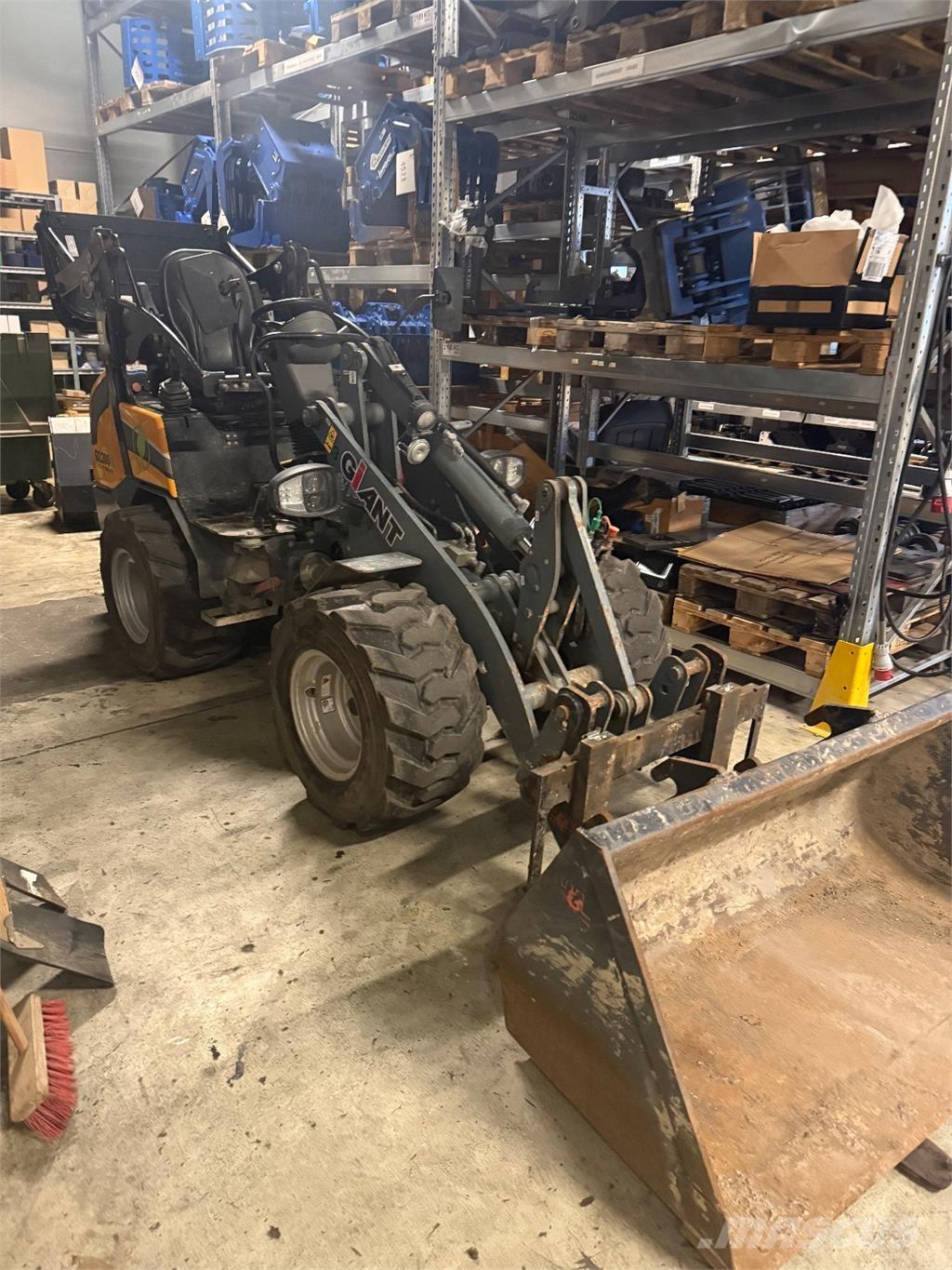 GiANT G2200E Mini chargeuse