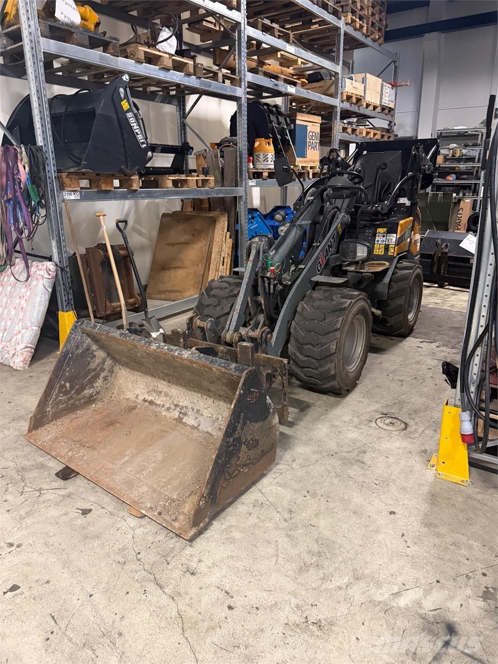 GiANT G2200E Mini chargeuse