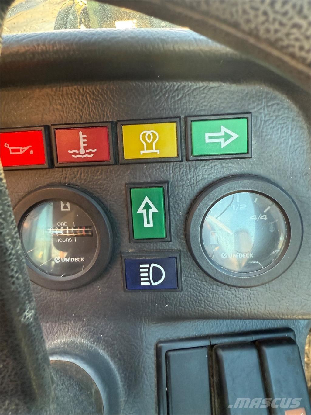 GiANT V6004 T Mini chargeuse