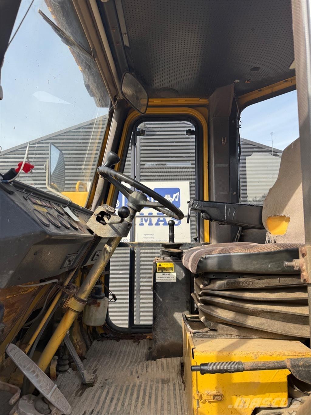 Hanomag 44D Chargeuse sur pneus