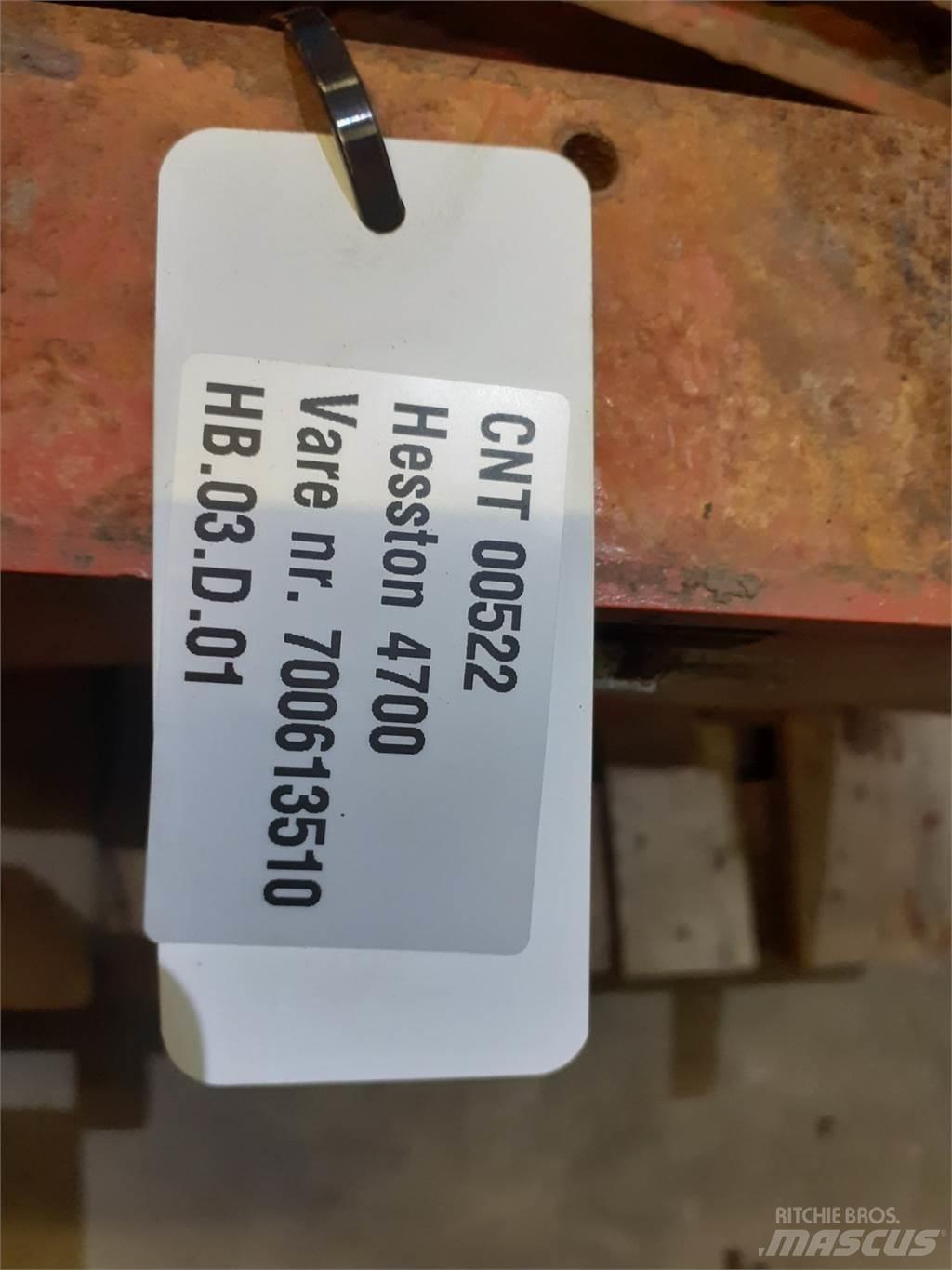 Hesston 4700 Autres matériels de fenaison