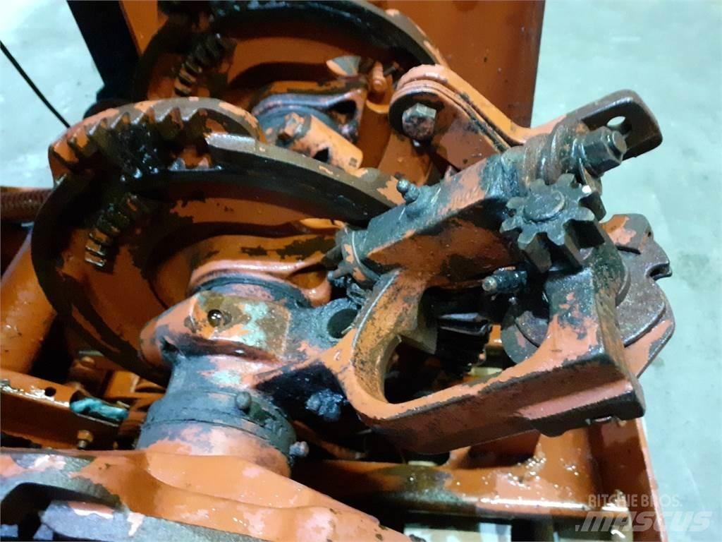 Hesston 4700 Autres matériels de fenaison